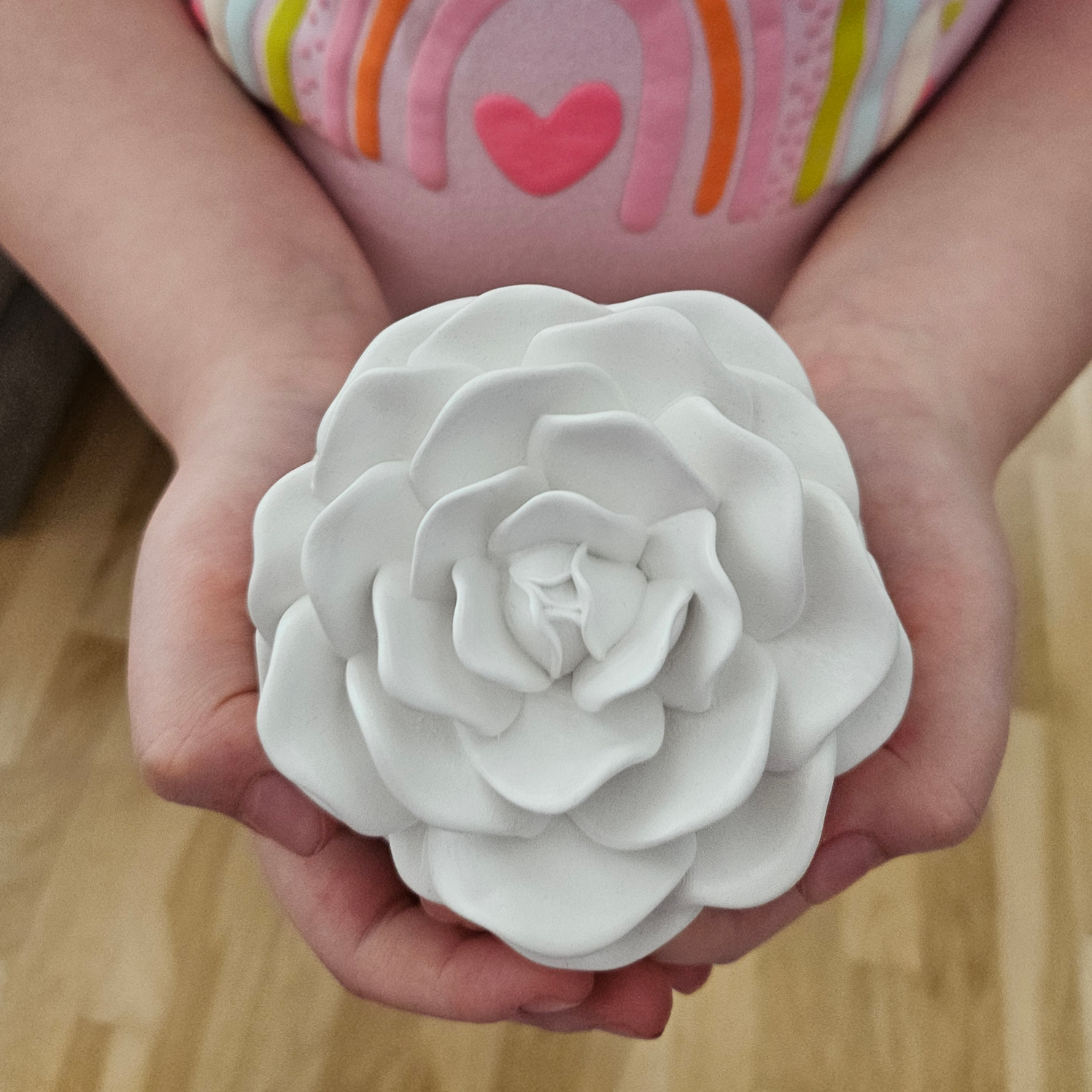 Little Rose Candle - White/Apple, Cinnamon