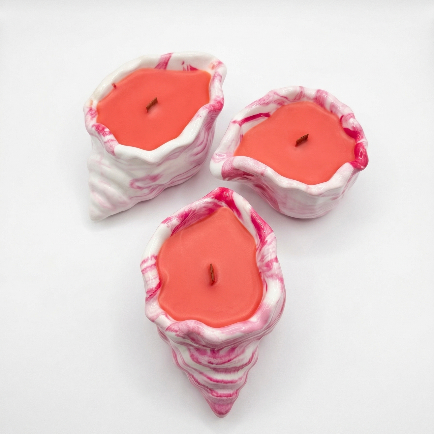 Pink Tide Candle - Pink / White / Gold / Eucalyptus, Camphor