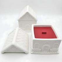 House Candle - White / Strawberry, Rhubarb