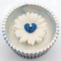 Daisy Candle in the Clouds - White / Blue / Mango, Lime