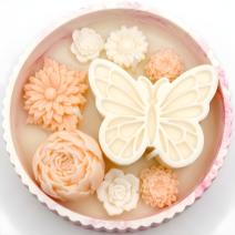 Butterfly Breeze Candle - White / Pink / Milk, Honey