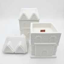 Candle Medium House - White / Cotton